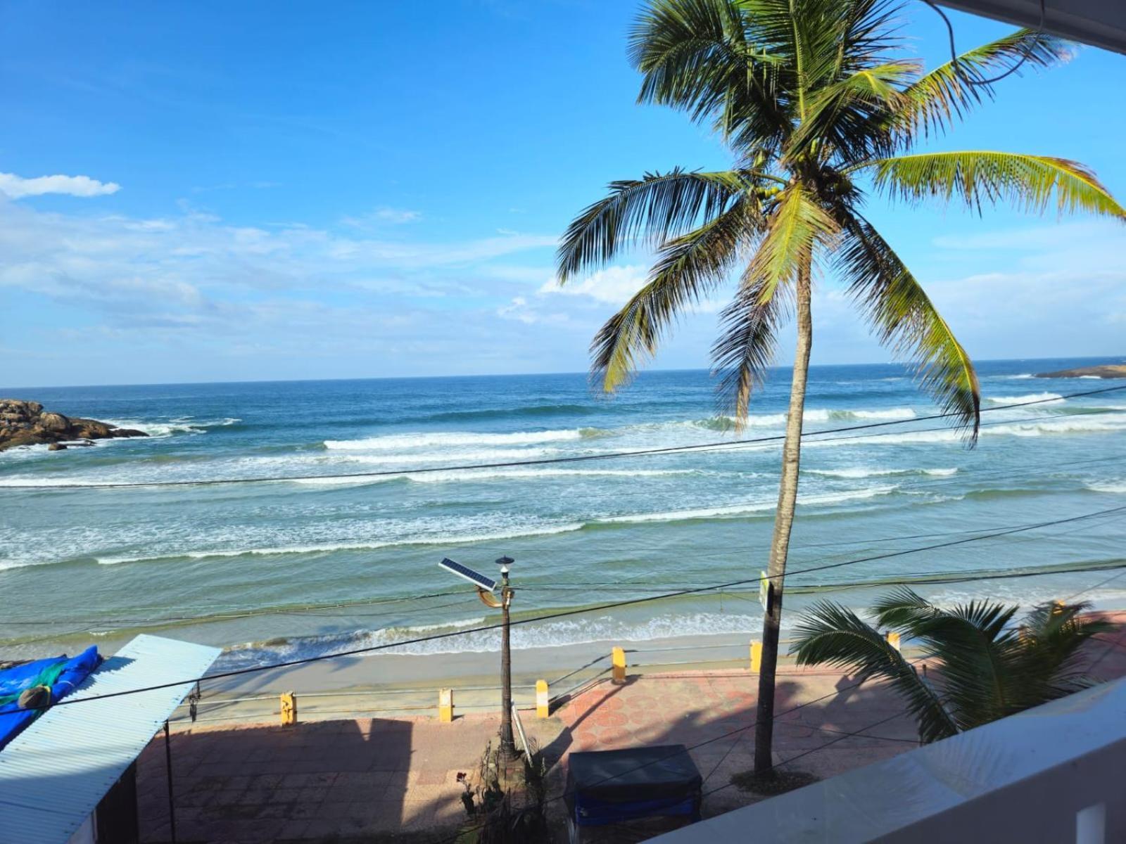 Orion Seaview Beach Hotel Kovalam Buitenkant foto