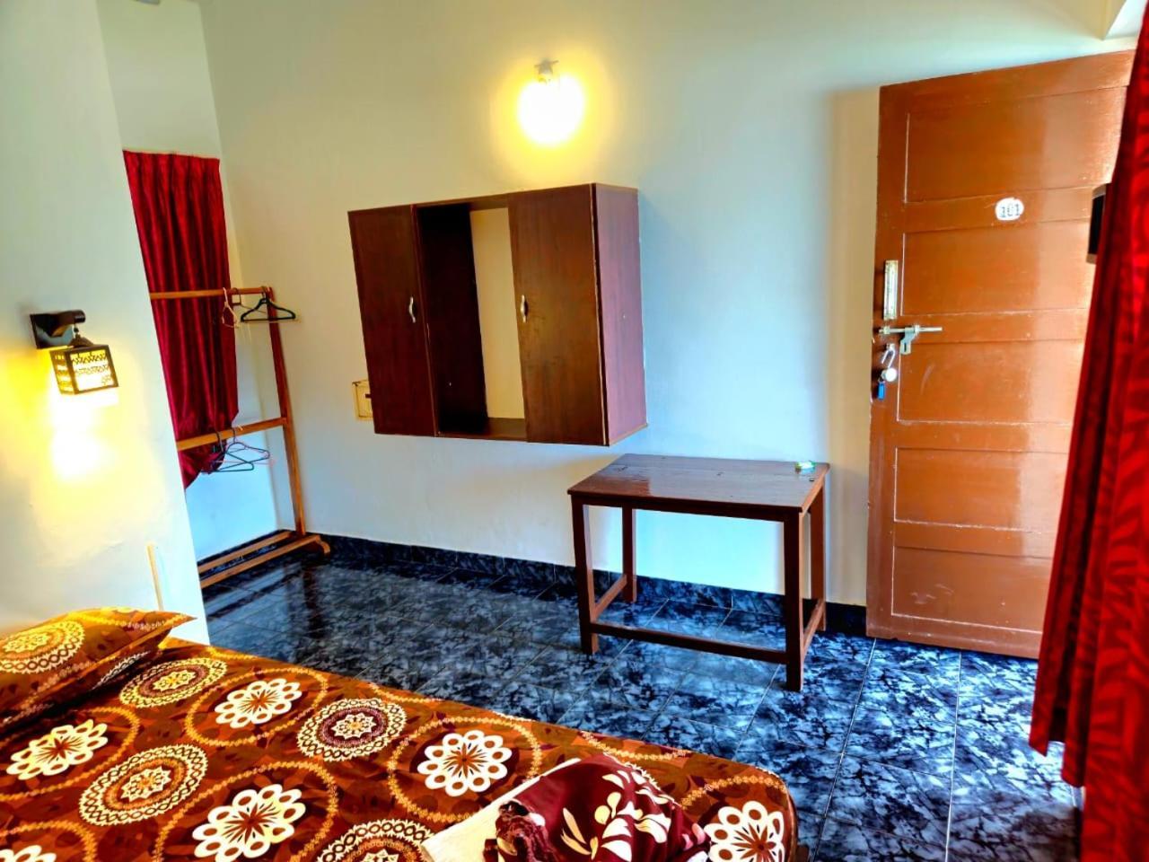 Orion Seaview Beach Hotel Kovalam Buitenkant foto
